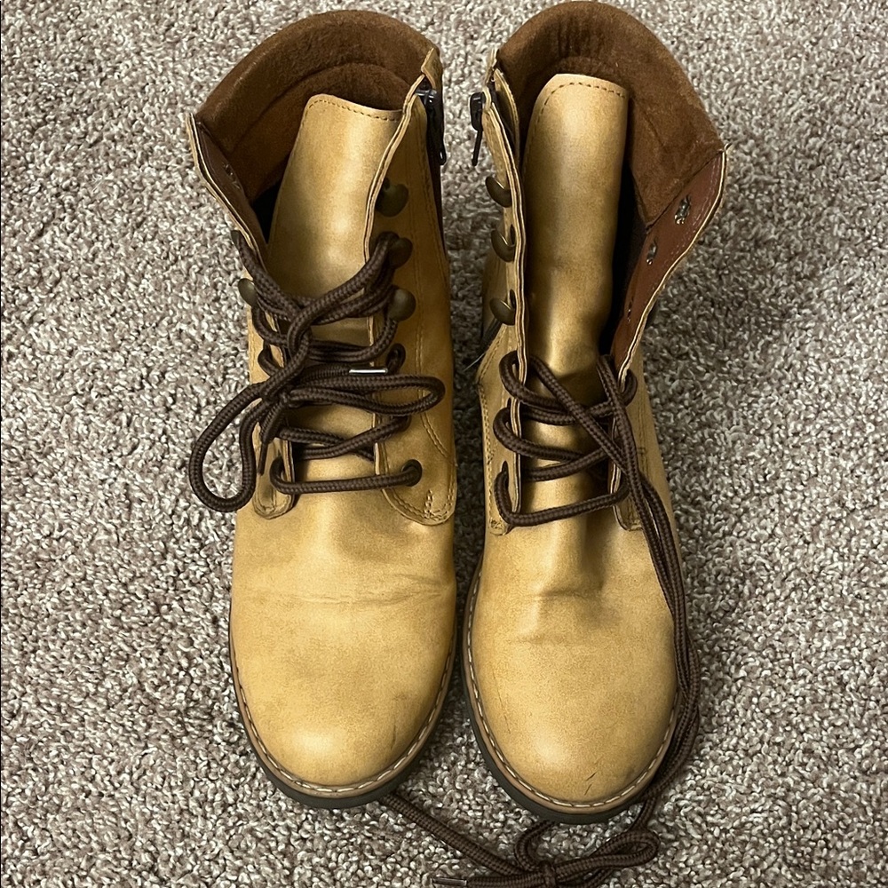Fiorenzi Women’s Tan Leather Boots Size 8